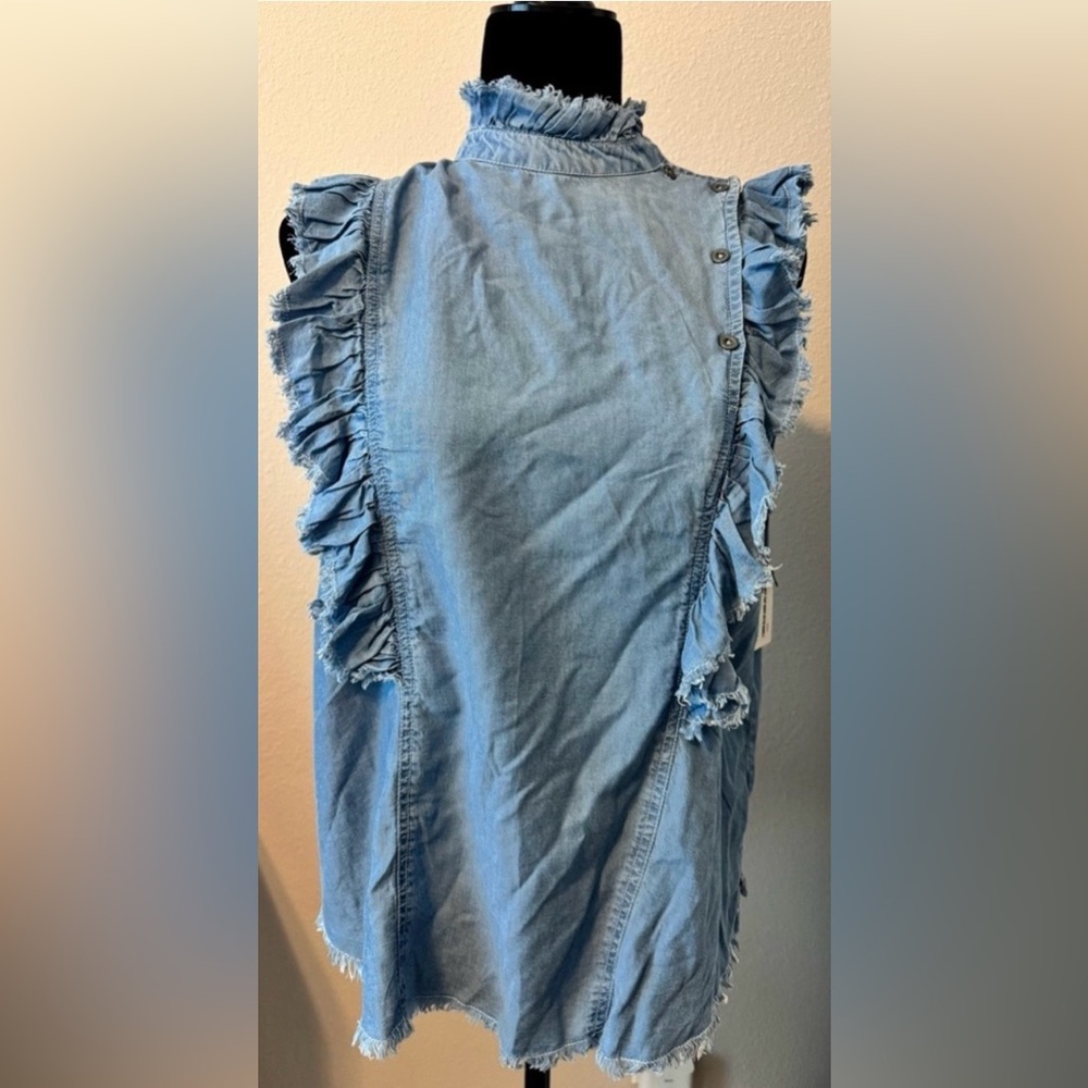 NWT Elan Chambray Denim Ruffle Sleeve Blouse Boho Top Size Large